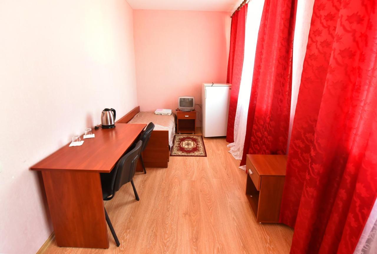 Sport Hotel Pinsk Exterior photo
